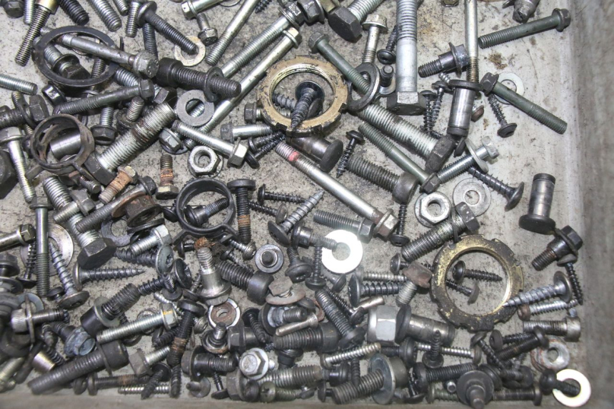 photo de SAC VISSERIE VIS PEUGEOT SATELIS 125 (2013 - 2018)