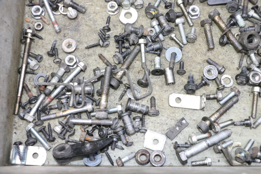 photo de SAC VISSERIE VIS PEUGEOT SATELIS 125 (2010 - 2012)