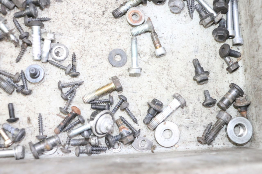 photo de SAC VISSERIE VIS PEUGEOT SATELIS 125 (2006 - 2009)