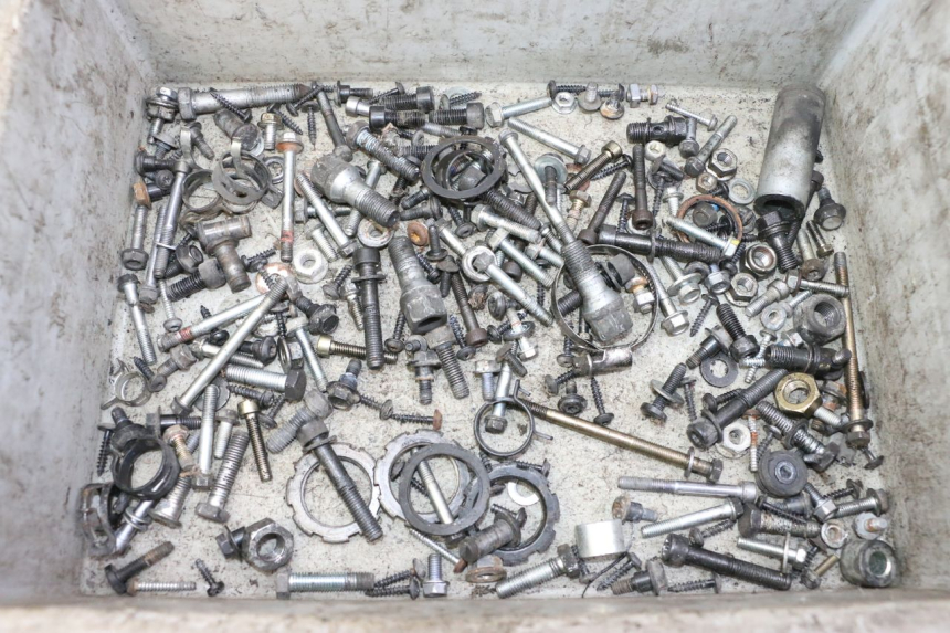 photo de SAC VISSERIE VIS PEUGEOT SATELIS 125 (2013 - 2018)