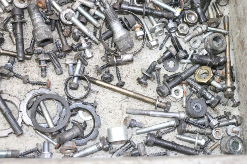 photo de SAC VISSERIE VIS PEUGEOT SATELIS 125 (2013 - 2018)