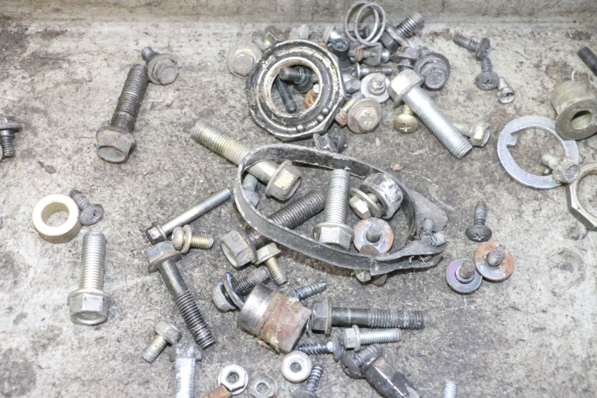 photo de SAC VISSERIE VIS HONDA SCV LEAD 100 (2003 - 2007)