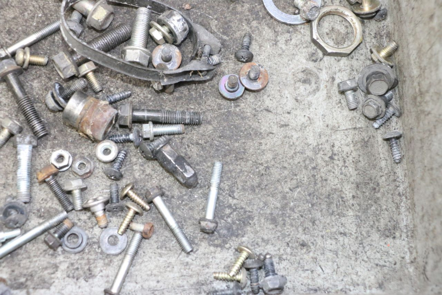 photo de SAC VISSERIE VIS HONDA SCV LEAD 100 (2003 - 2007)