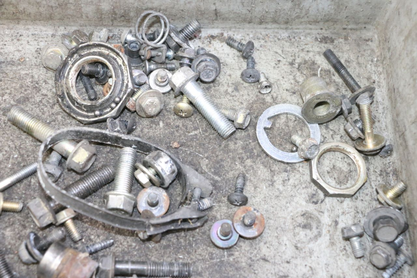 photo de SAC VISSERIE VIS HONDA SCV LEAD 100 (2003 - 2007)