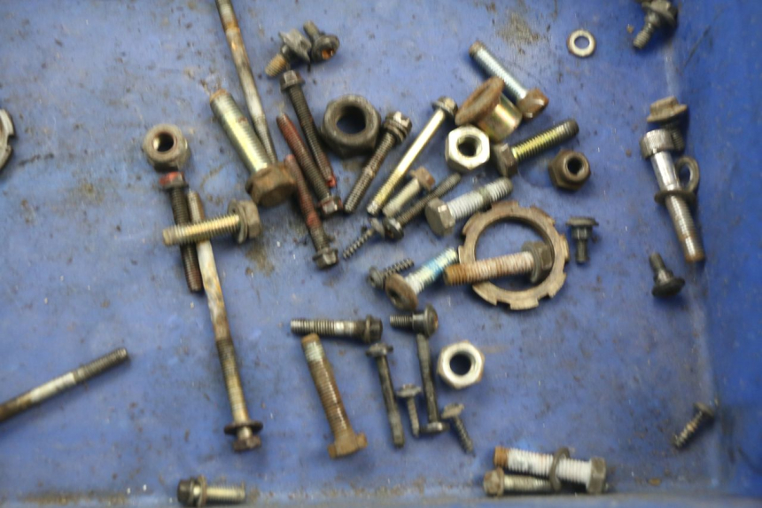 photo de SAC VISSERIE VIS PEUGEOT SPEEDFIGHT 2 AC 50 (2000 - 2009) - Zoom état d’usage