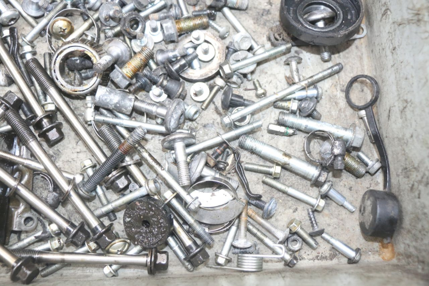 photo de SAC VISSERIE VIS SUZUKI GSR 750 (2011 - 2017)