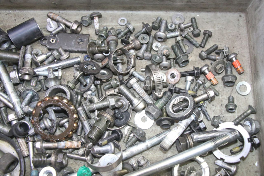 photo de SAC VISSERIE VIS SUZUKI SV S 650 (2003 - 2009)