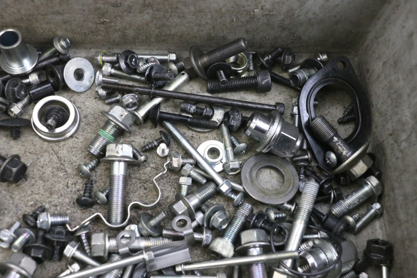 photo de SAC VISSERIE VIS YAMAHA TRICITY 300 (2020 - 2024) - Gros plan technique