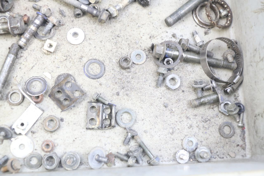 photo de SAC VISSERIE VIS YAMAHA TTR 125 (2000 - 2020)