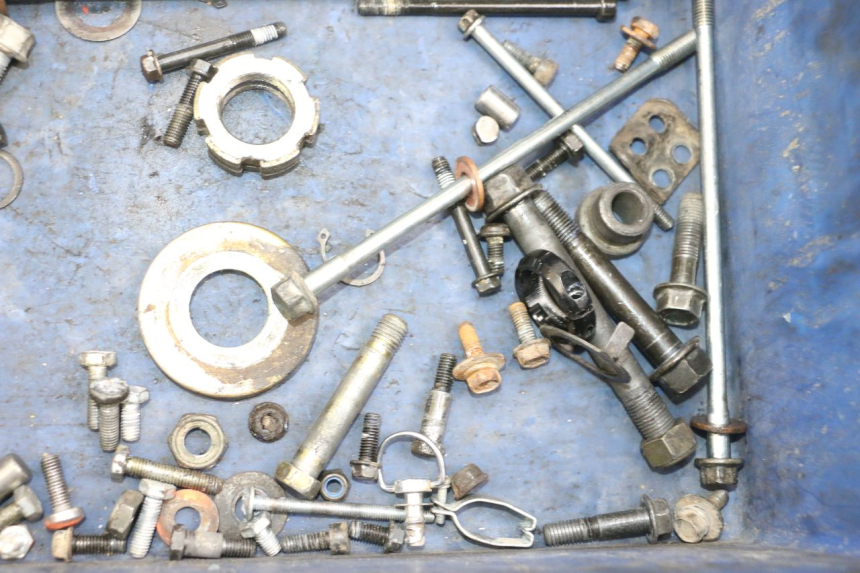 photo de SAC VISSERIE VIS YAMAHA TTR 125 (2000 - 2020) - Autre angle de vue