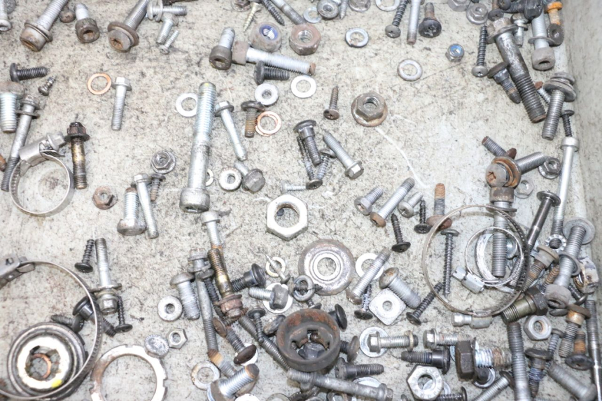 photo de SAC VISSERIE VIS PIAGGIO VESPA GTS SUPER IE 125 (2009 - 2016) - Détail de la pièce