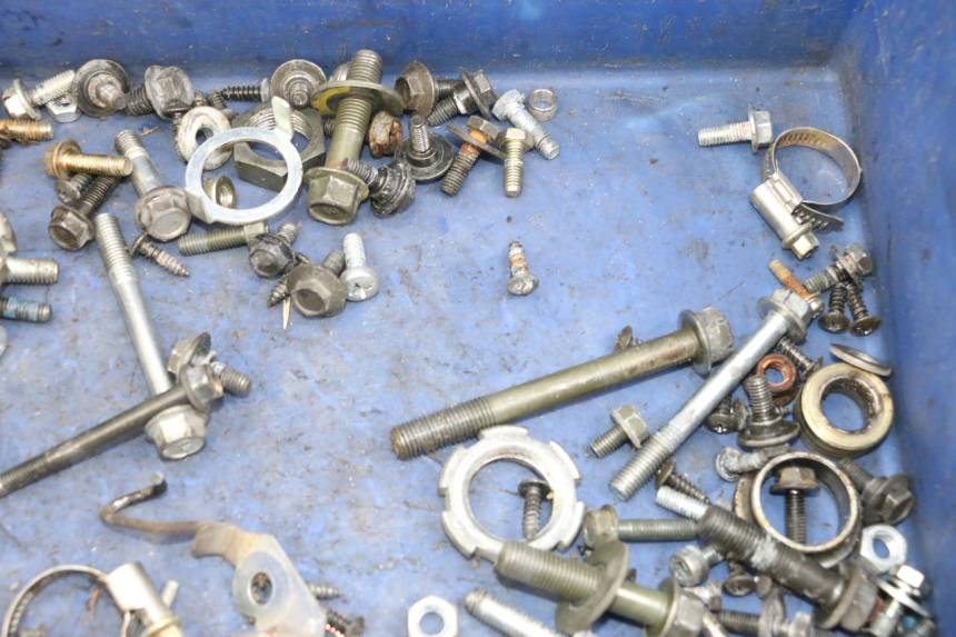 photo de SAC VISSERIE VIS YAMAHA XMAX X-MAX 125 (2006 - 2009) - Zoom état d’usage