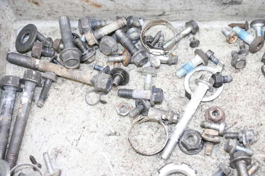 photo de SAC VISSERIE VIS YAMAHA XMAX X-MAX 125 (2006 - 2009) - Vue d’ensemble