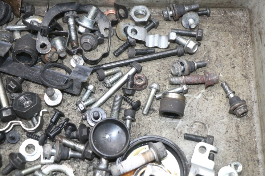 photo de SAC VISSERIE VIS YAMAHA XMAX X-MAX ABS 125 (2017 - 2020)