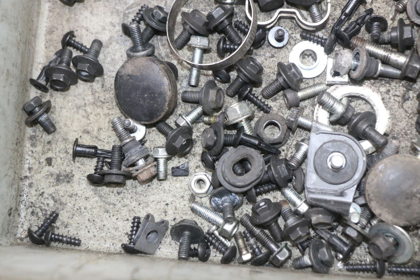 photo de SAC VISSERIE VIS YAMAHA XMAX X-MAX ABS 125 (2017 - 2020)