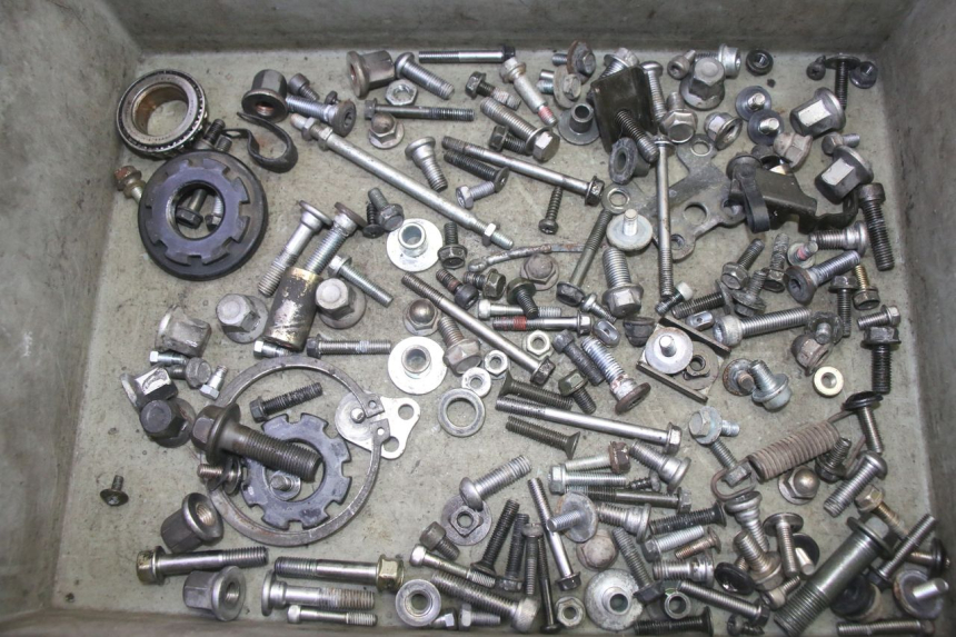 photo de SAC VISSERIE VIS KAWASAKI ZR 7 750 (1999 - 2001) - Vue principale