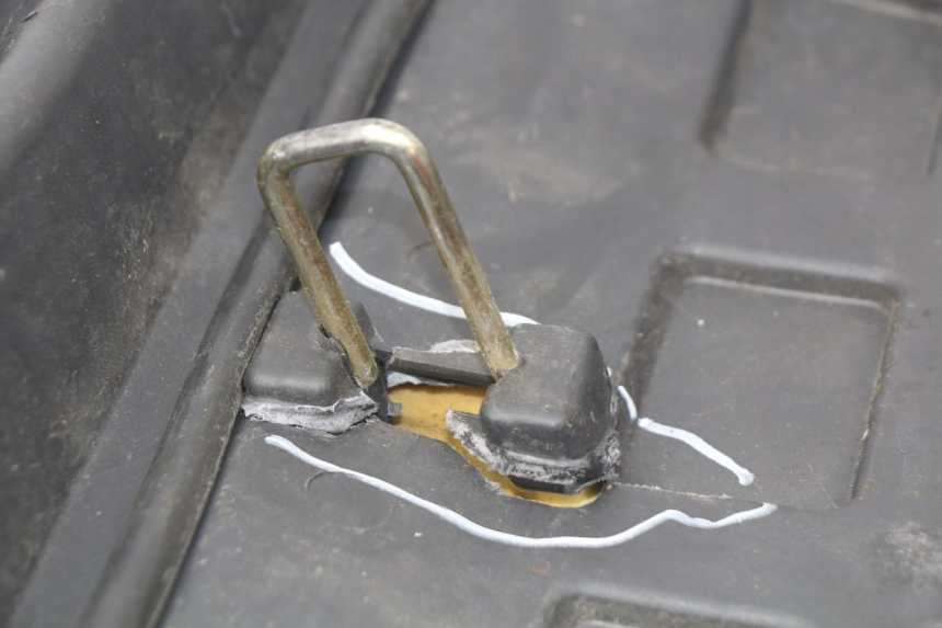 photo de SELLE KYMCO AGILITY RS 2T 50 (2009 - 2013) - Marquages et références