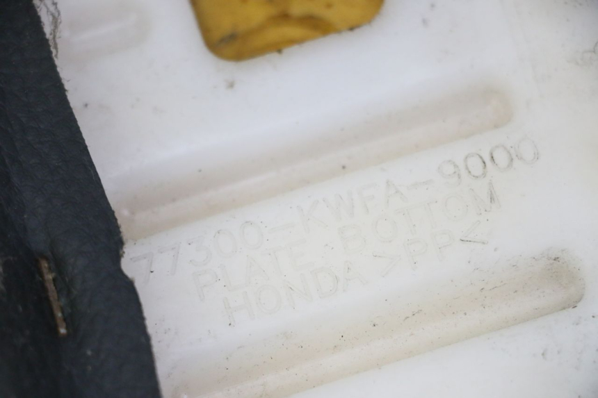 photo de SELLE ARRIERE HONDA CBF 125 (2009 - 2015)