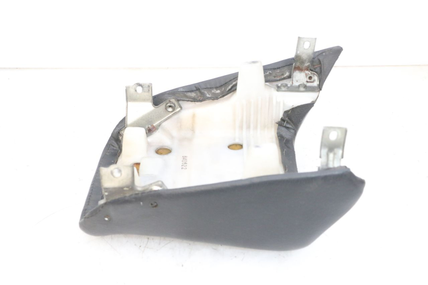 photo de SELLE ARRIERE KAWASAKI GPX R WARBIRD 600 (1988 - 1993) - Autre angle de vue