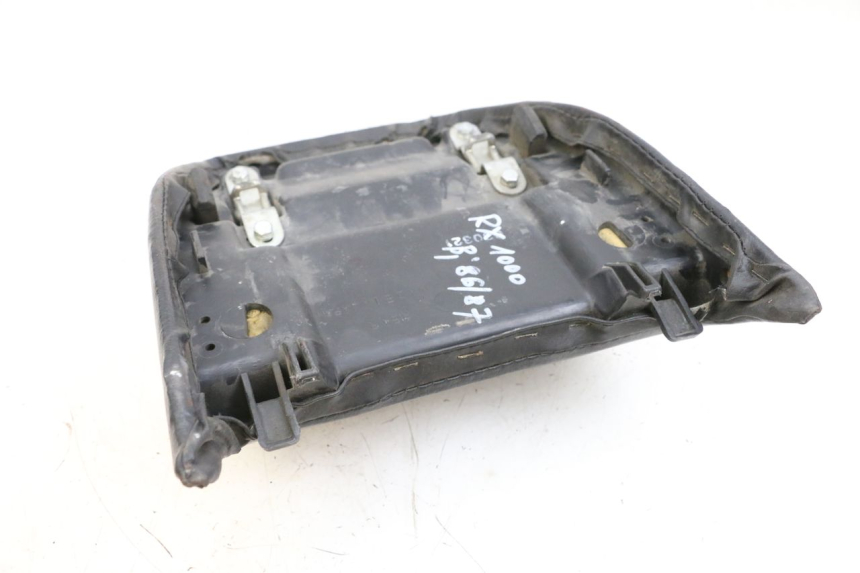 photo de SELLE ARRIERE KAWASAKI GPZ RX 1000 (1986 - 1988) - Zoom état d’usage