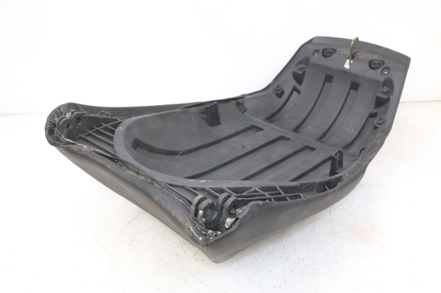 photo de SELLE ARRIERE JM MOTORS GTS 125 (2015 - 2019) - Autre angle de vue