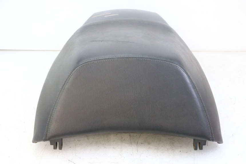 photo de SELLE ARRIERE PEUGEOT SATELIS 125 (2010 - 2012)