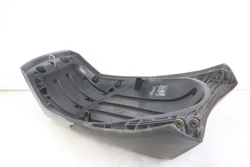 photo de SELLE ARRIERE PEUGEOT SATELIS 125 (2010 - 2012)