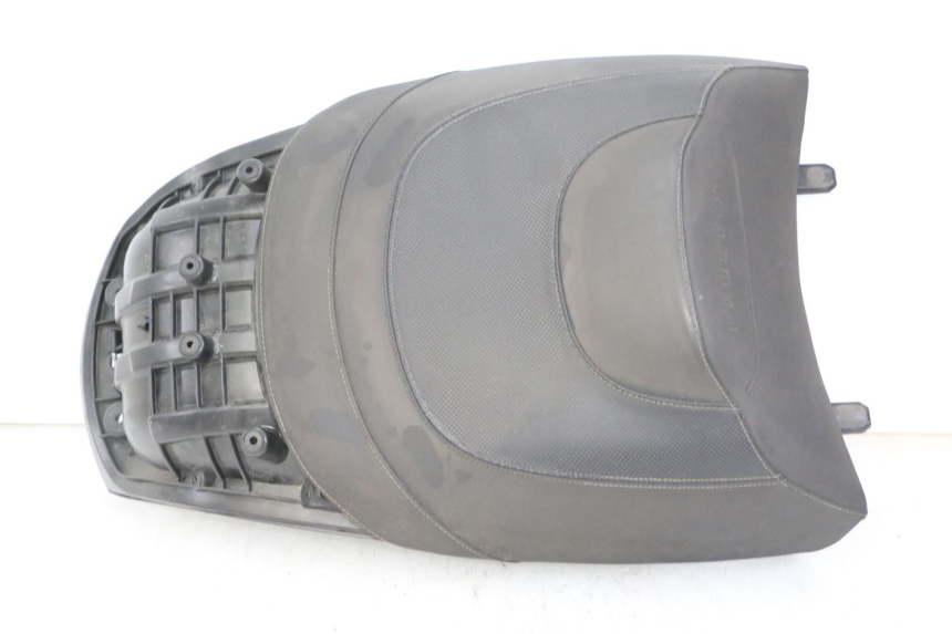 photo de SELLE ARRIERE PEUGEOT SATELIS 125 (2013 - 2018)