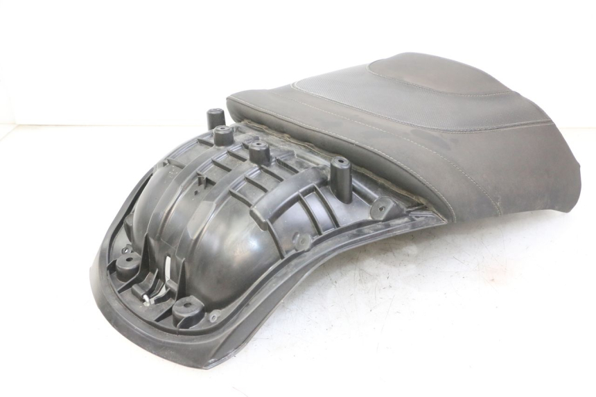 photo de SELLE ARRIERE PEUGEOT SATELIS 125 (2013 - 2018)
