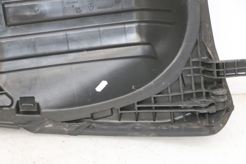 photo de SELLE ARRIERE PEUGEOT SATELIS 125 (2013 - 2018)