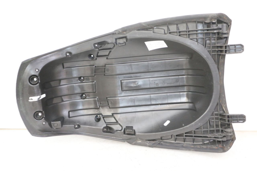 photo de SELLE ARRIERE PEUGEOT SATELIS 125 (2013 - 2018)