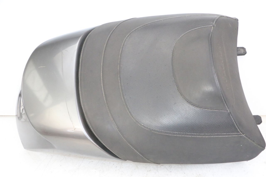 photo de SELLE ARRIERE PEUGEOT SATELIS 125 (2013 - 2018)