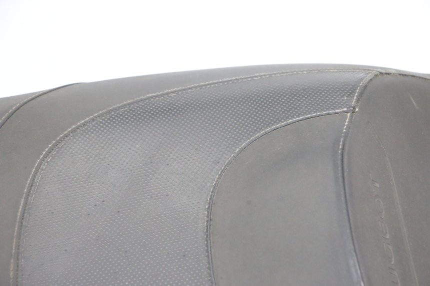 photo de SELLE ARRIERE PEUGEOT SATELIS 125 (2013 - 2018)