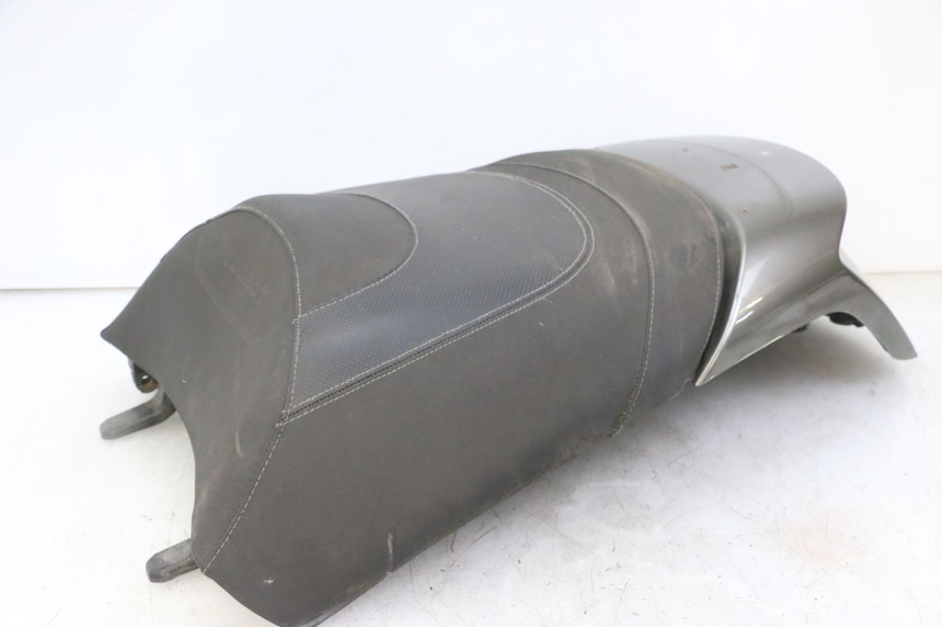 photo de SELLE ARRIERE PEUGEOT SATELIS 125 (2013 - 2018)