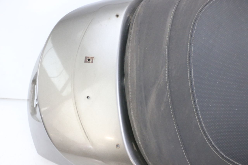 photo de SELLE ARRIERE PEUGEOT SATELIS 125 (2013 - 2018)