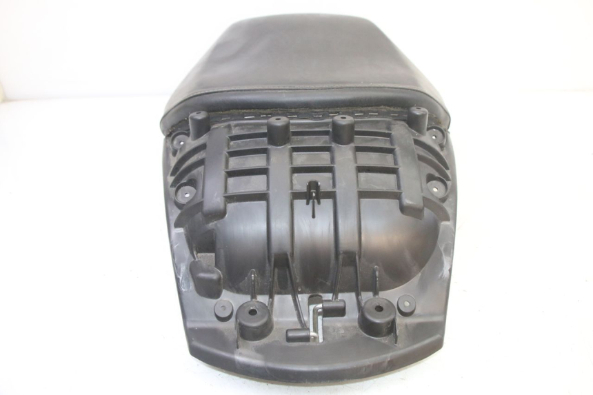 photo de SELLE ARRIERE PEUGEOT SATELIS 250 (2006 - 2012)