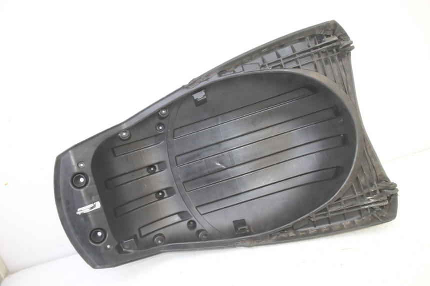 photo de SELLE ARRIERE PEUGEOT SATELIS 250 (2006 - 2012)