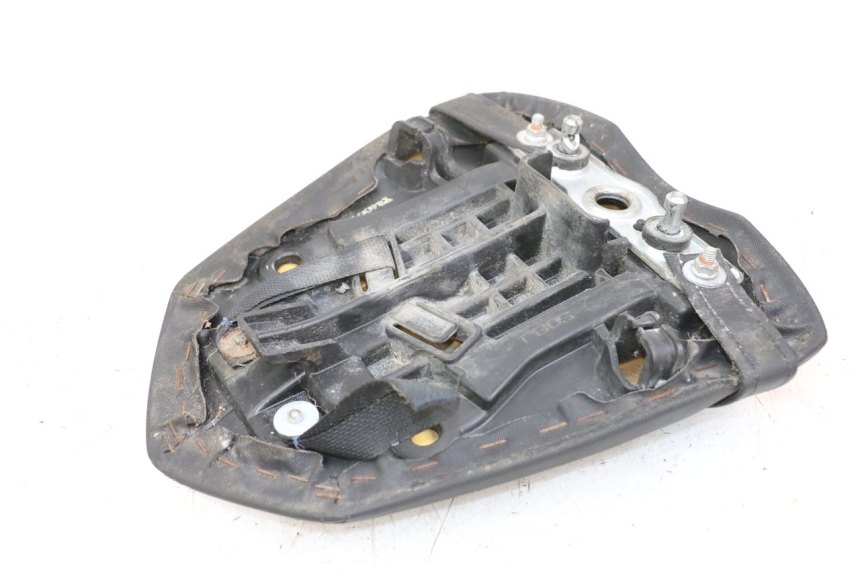 photo de SELLE ARRIERE SUZUKI GSR 750 (2011 - 2017)