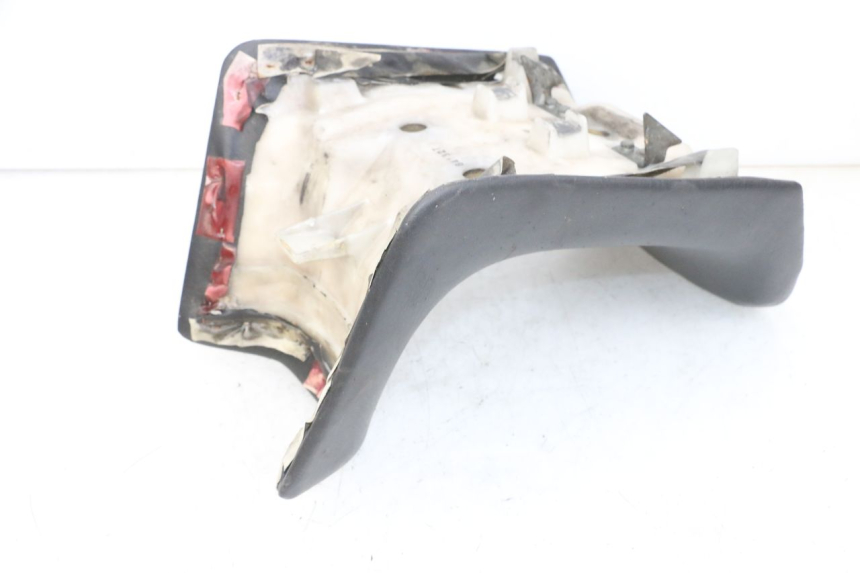 photo de SELLE AVANT KAWASAKI GPX R WARBIRD 600 (1988 - 1993) - Gros plan technique