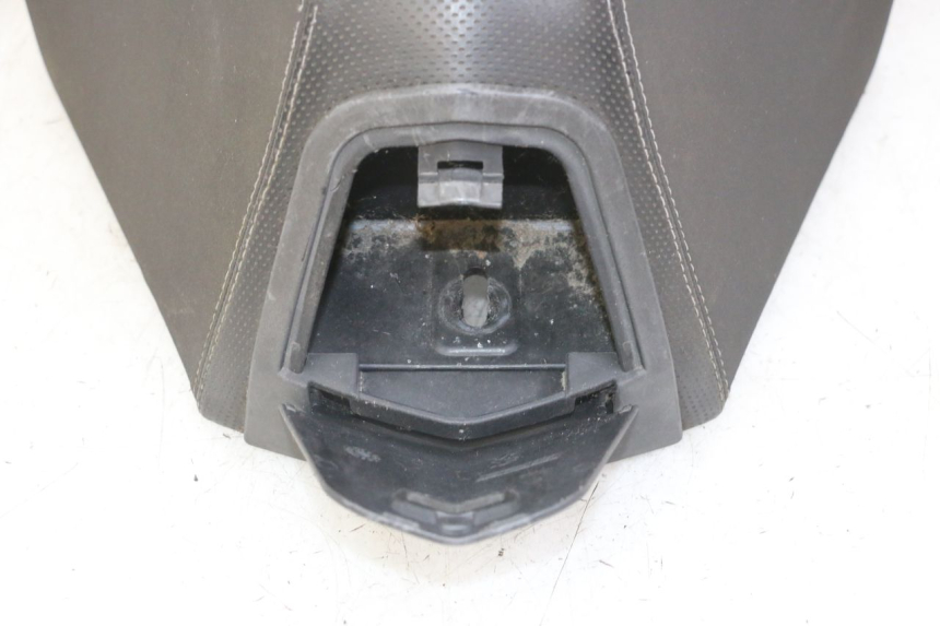 photo de SELLE AVANT PEUGEOT SATELIS 125 (2013 - 2018)