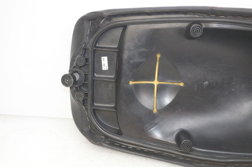 photo de SELLE AVANT YAMAHA YP MAJESTY 125 (2007 - 2010)