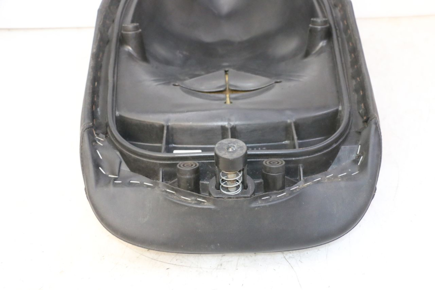 photo de SELLE AVANT YAMAHA YP MAJESTY 125 (2007 - 2010)