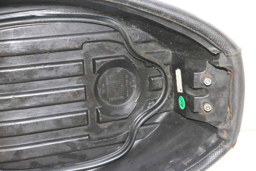 photo de SELLE MBK BOOSTER SPIRIT NAKED 50 (2004 - 2017) - Zoom composants