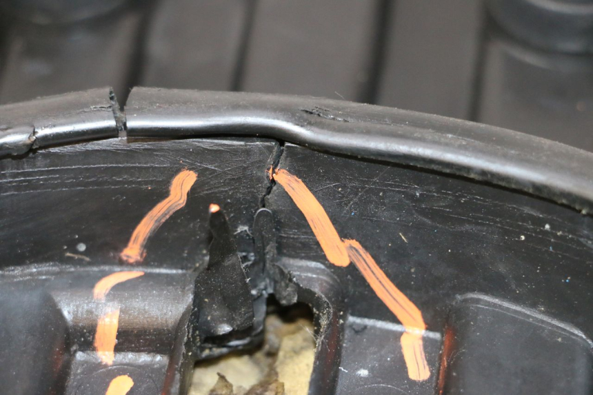 photo de SELLE MBK BOOSTER SPIRIT NAKED 50 (2004 - 2017) - Zoom état d’usage