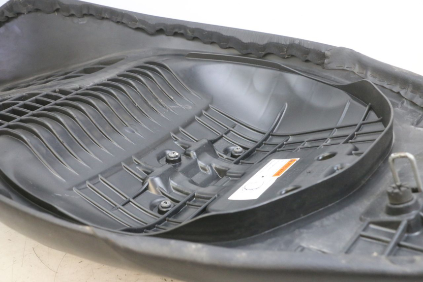 photo de SELLE SUZUKI BURGMAN 125 (2007 - 2014) - Détail de la pièce