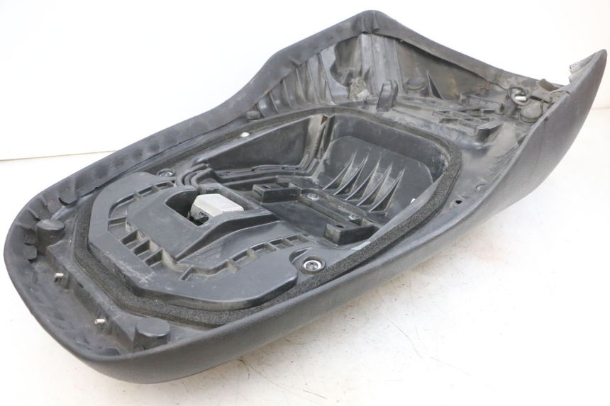 photo de SELLE SUZUKI BURGMAN EXECUTIVE ABS 650 (2006 - 2012) - Zoom composants