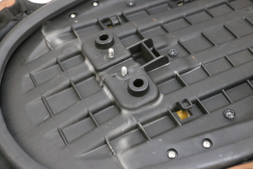 photo de SELLE SEGWAY NINEBOT E125S 1 (2022 - 2026) - Points de fixation