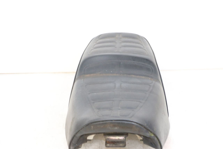 photo de SELLE SUZUKI GN 125 (1997 - 2000)