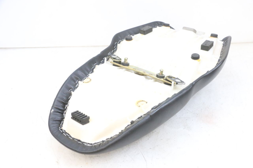 photo de SELLE SUZUKI GSF N BANDIT 600 (1996 - 1999) - Gros plan technique