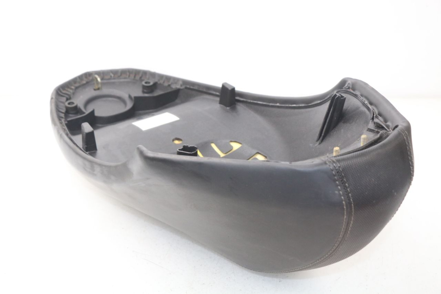 photo de SELLE PEUGEOT KISBEE 2T 50 (2010 - 2017)